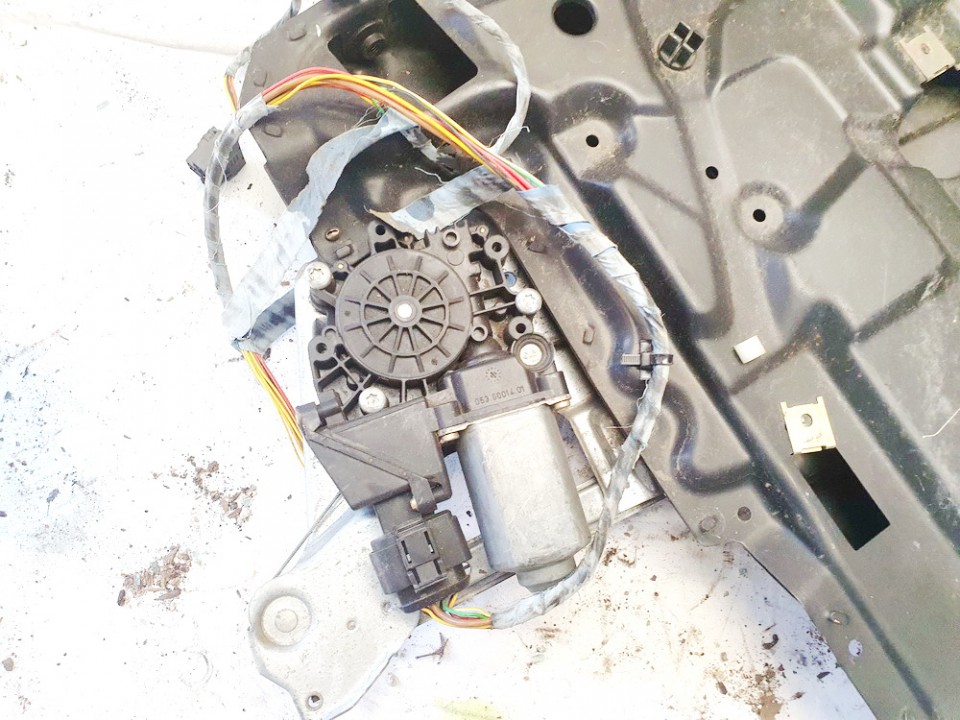 0536001401 Audi 80 1987 Durvju loga pacēlāja motors - AIZMUGURE PA LABI