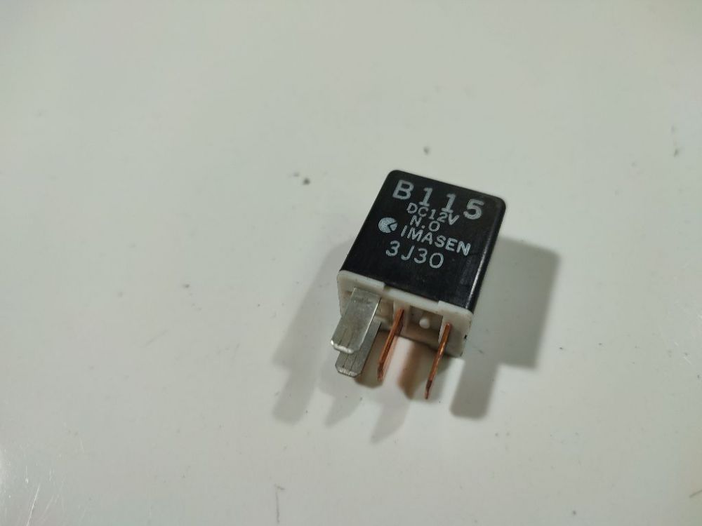 B115 Volvo V70 1999 Przekaźnik