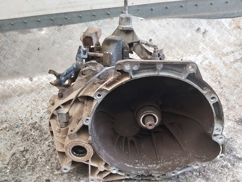 XS4R7F096CA Ford Focus 1999 Gearbox - Thumbnail 3