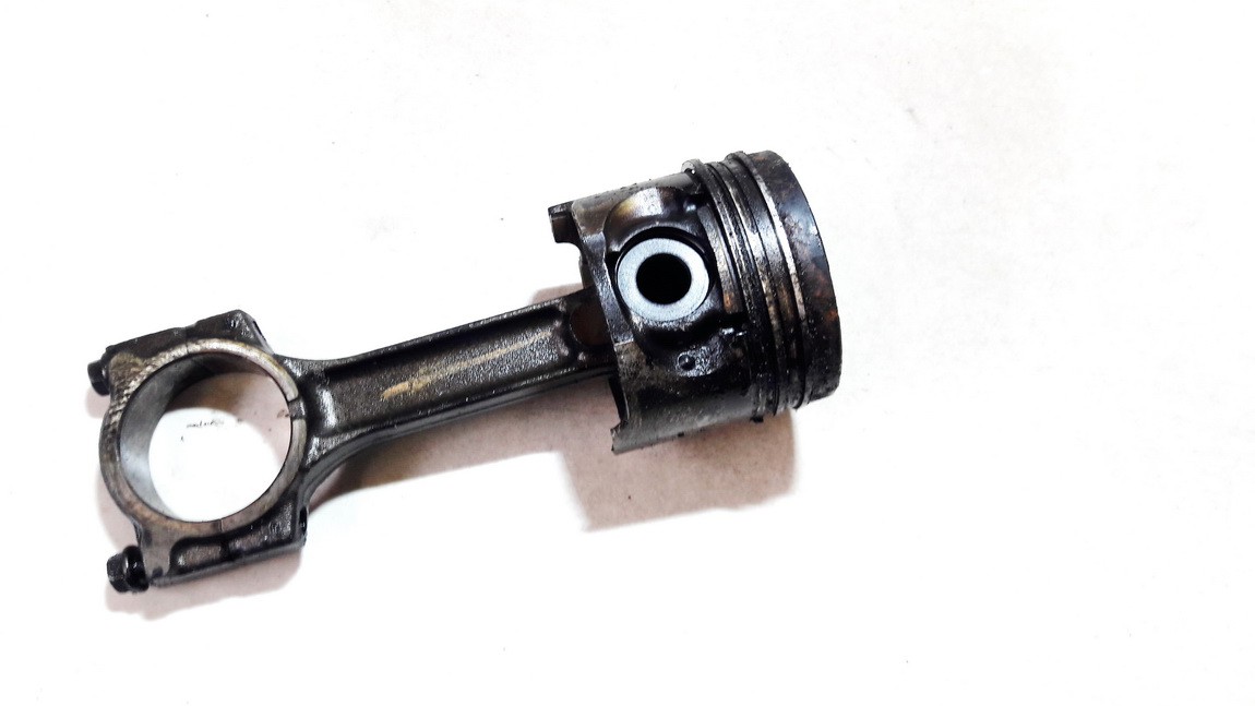 Renault Clio 2003 Piston and Conrod (Connecting rod)