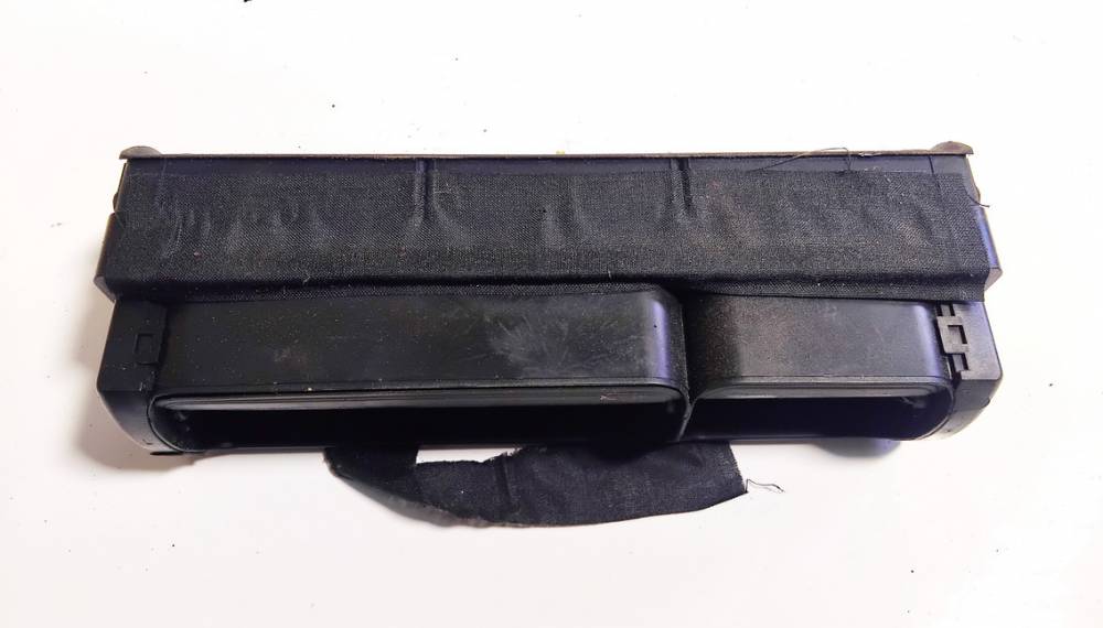 8D1820951 Audi A4 2000 Dash Vent (Air Vent Grille) - Thumbnail 2