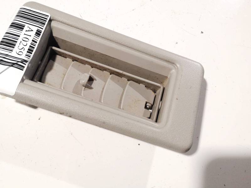 Mitsubishi Pajero 2002 Wloty powietrza do kabiny - Thumbnail 3