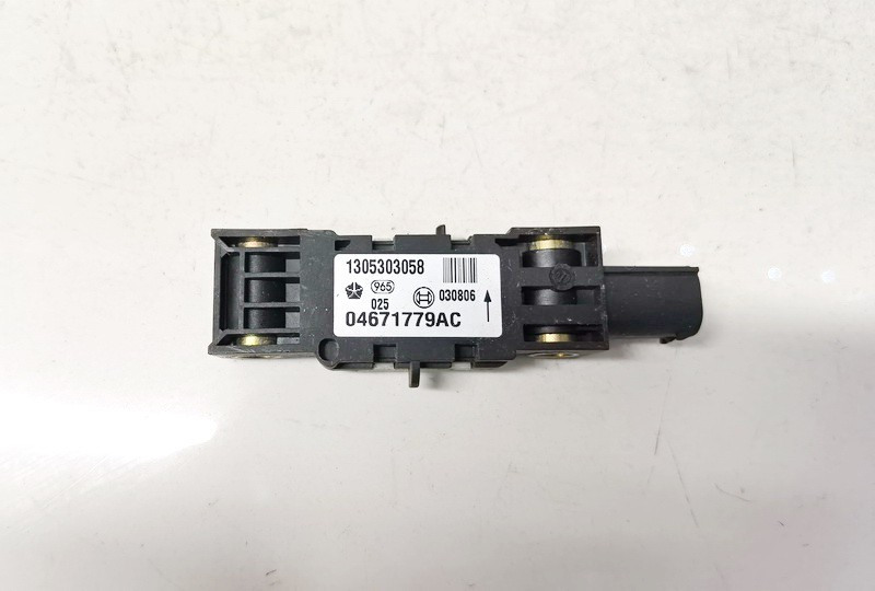 04671779ac 1305303058 Srs Airbag crash sensor Jeep Grand Cherokee 2007