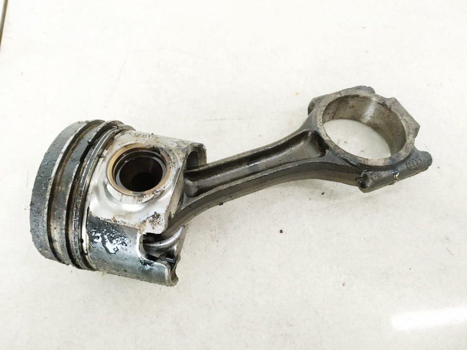 038J Volkswagen Passat 2006 Piston and Conrod (Connecting rod)