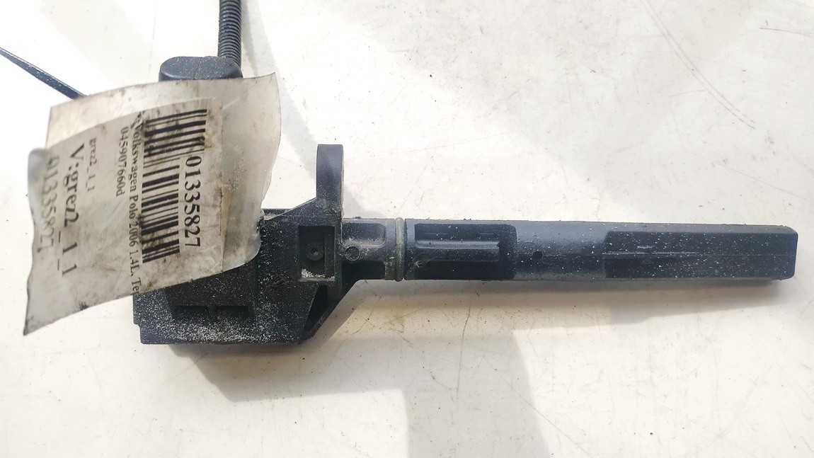 045907660D Volkswagen Polo 2006 Датчик уровня масла