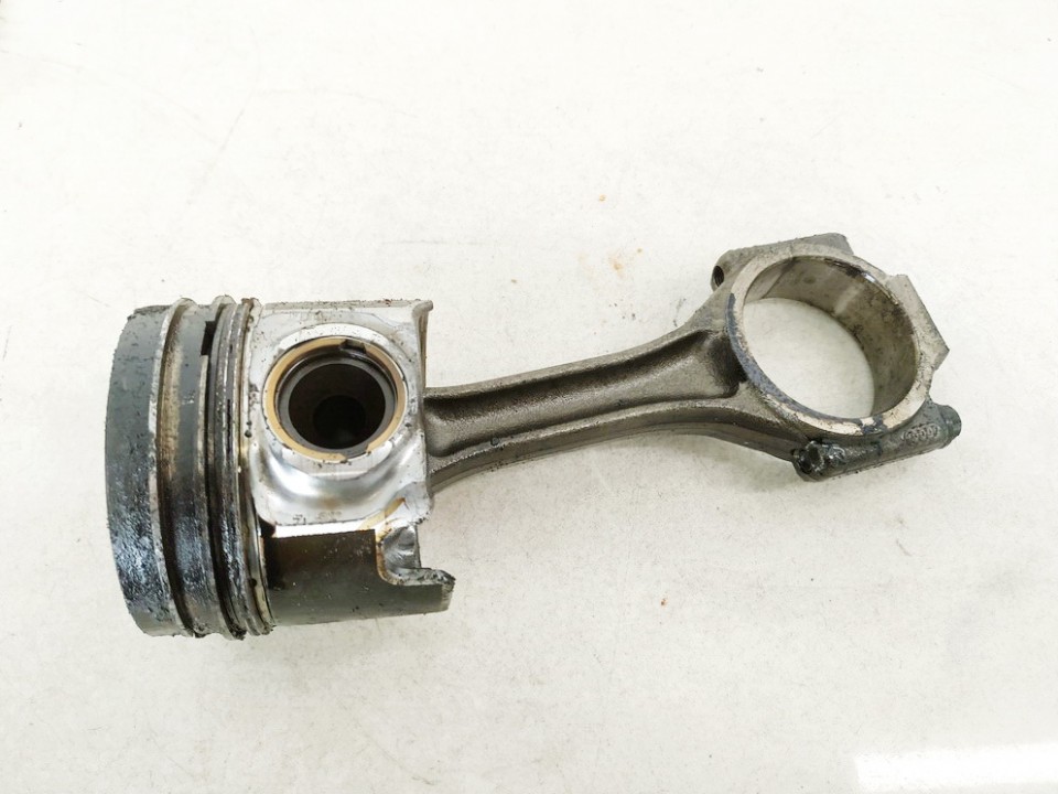 038J Volkswagen Passat 2006 Piston and Conrod (Connecting rod)