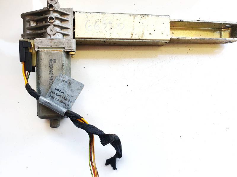 0095878 BMW 7-Series 2001 Sedynes varikliukas P.D.