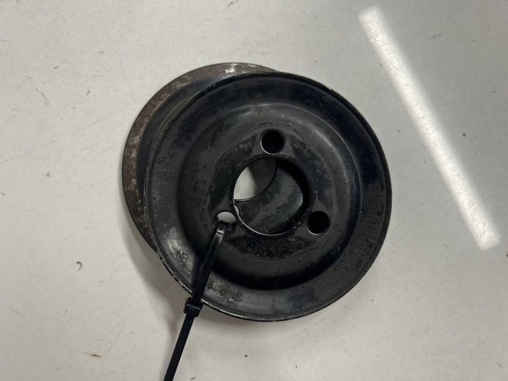 058121031B Volkswagen Passat 1998 Water Pump Pulley