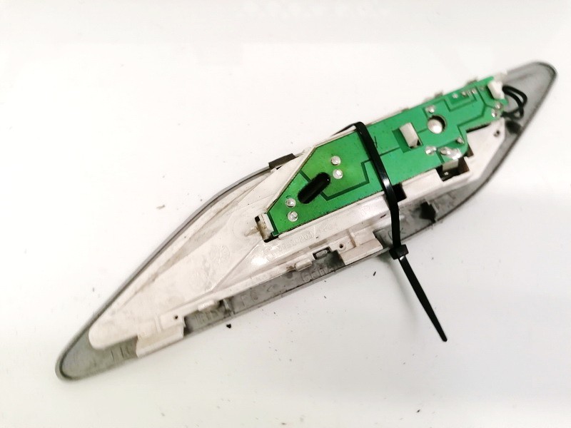 8363612 BMW 5-Series 1997 Luz del asiento - TRASERO - Thumbnail 3