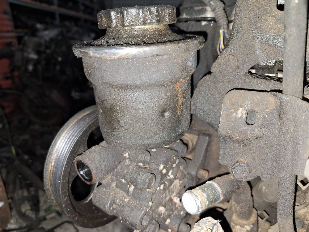 Toyota Corolla Verso 2006 Pump assembly - Power steering pump - Thumbnail 3