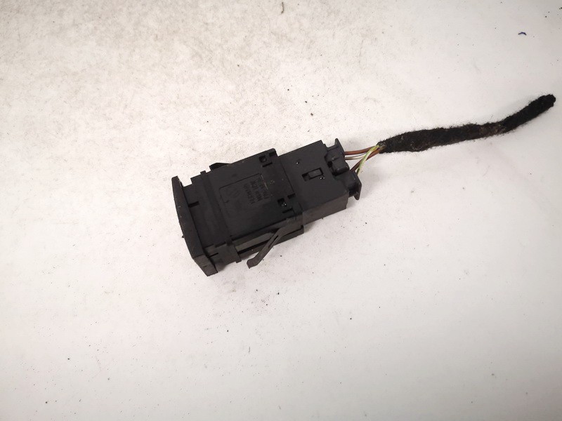 6q0953235a used Hazard switch Volkswagen Polo 2006 1.2L 5EUR