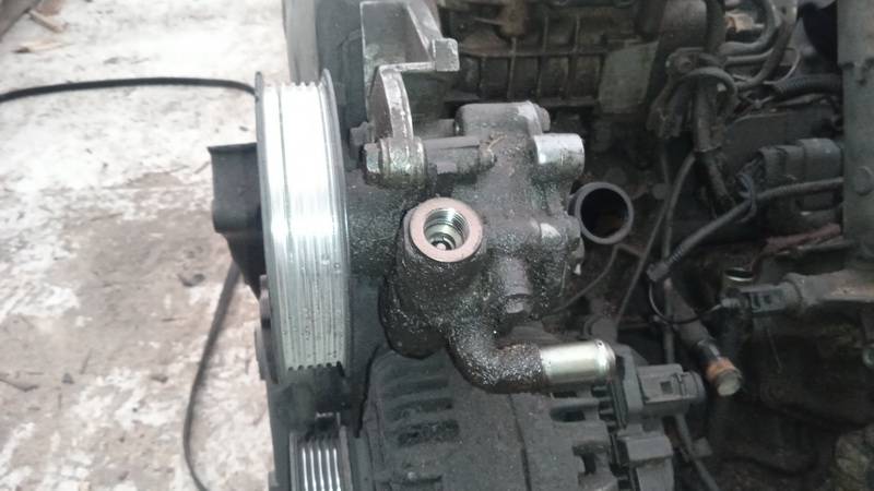 KYB Skoda Octavia 1999 Pompa wspomagania kierownicy