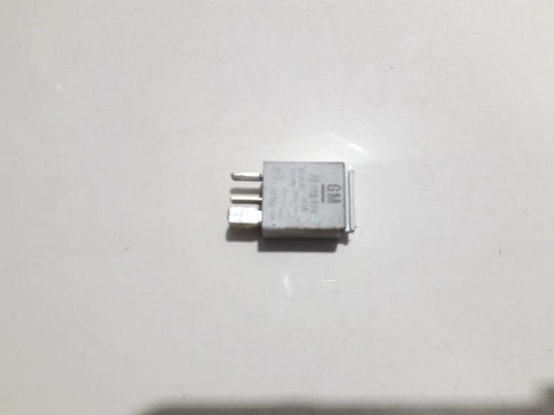 13100504 Opel Meriva 2004 Relay module