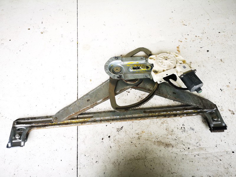 Ford Focus 2005 Durvju loga pacēlājs - PRIEKŠA PA KREISI