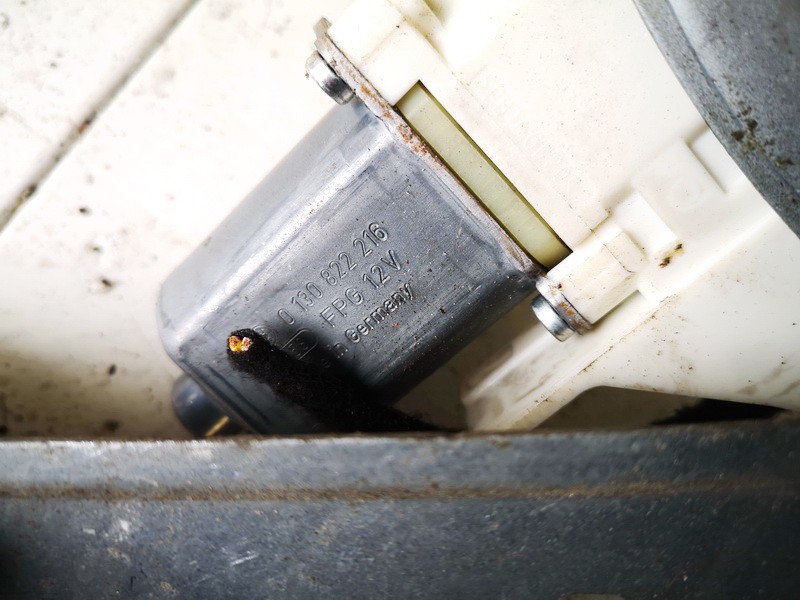 4M5T14553 Ford Focus 2005 Durvju loga pacēlāja motors - PRIEKŠA PA KREISI - Thumbnail 3