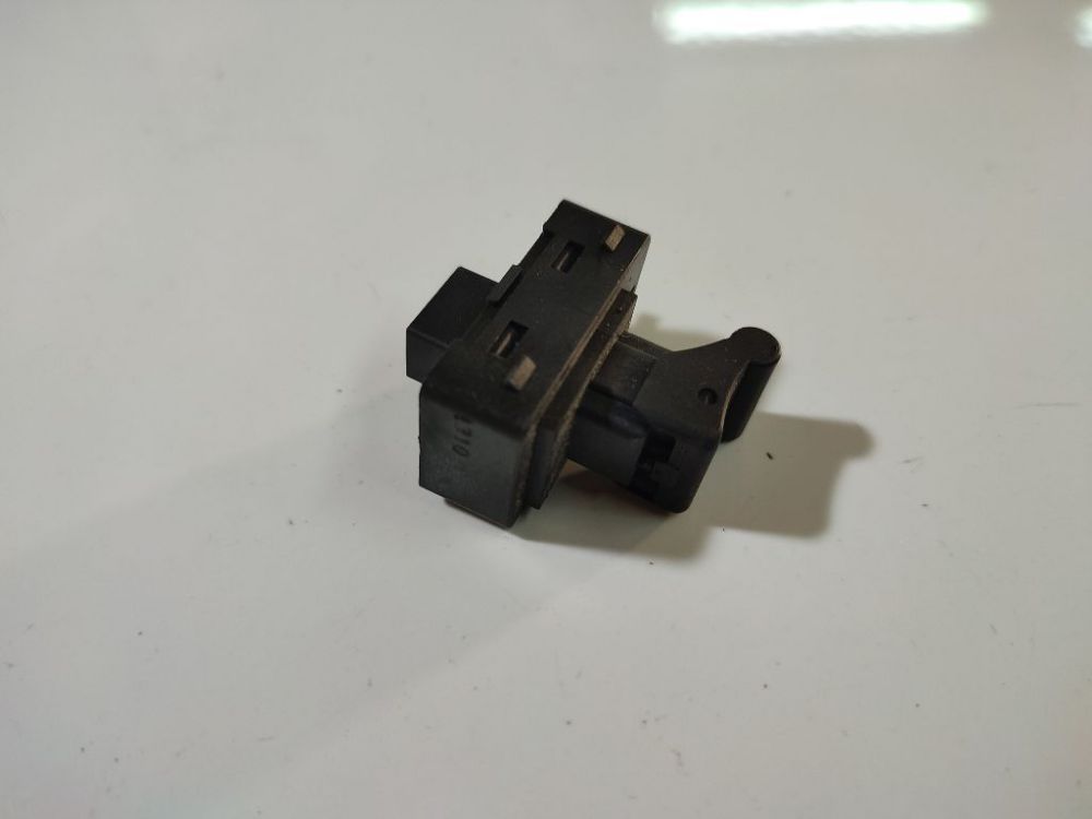 B569 Alfa-Romeo Mito 2010 Power window control (Window Regulator-Window Switch)