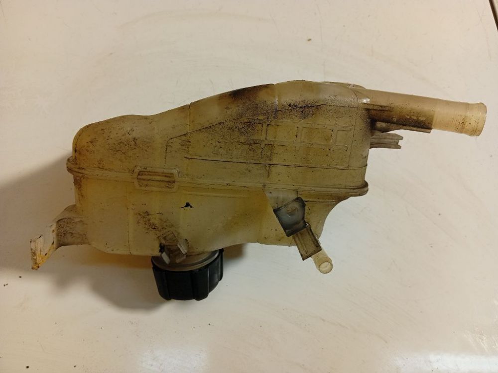 217100005R Renault Megane 2010 Expansion Tank coolant (RADIATOR EXPANSION TANK BOTTLE ) - Thumbnail 2