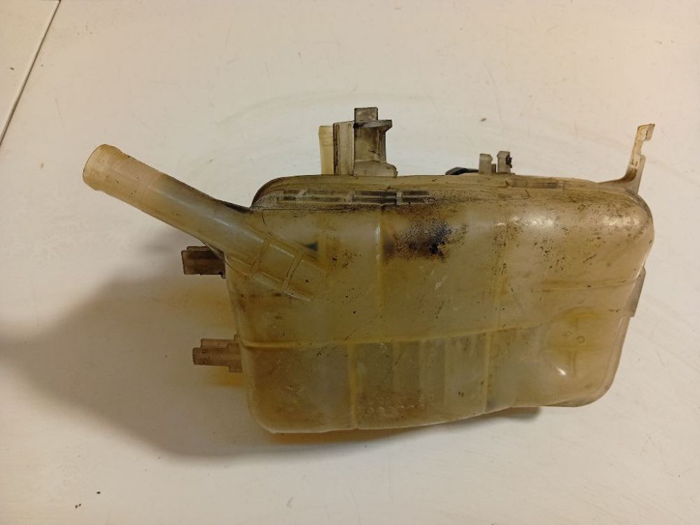 217100005R Renault Megane 2010 Expansion Tank coolant (RADIATOR EXPANSION TANK BOTTLE ) - Thumbnail 3