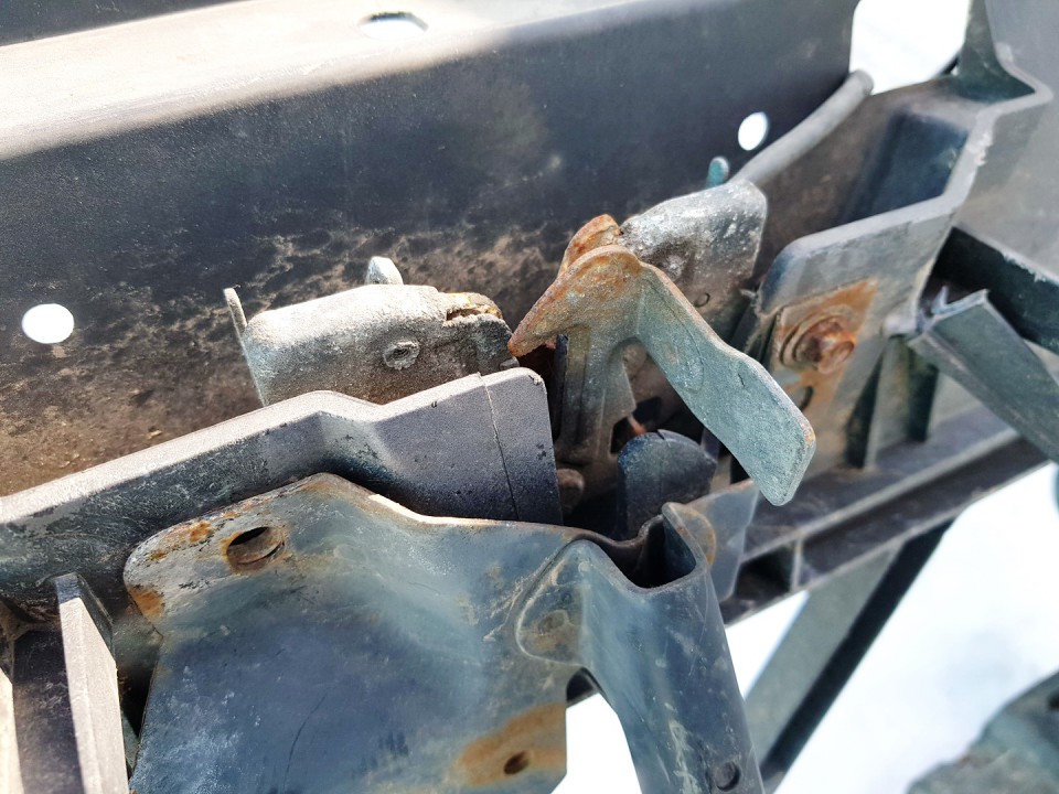 Mazda 5 2007 Zamek maski