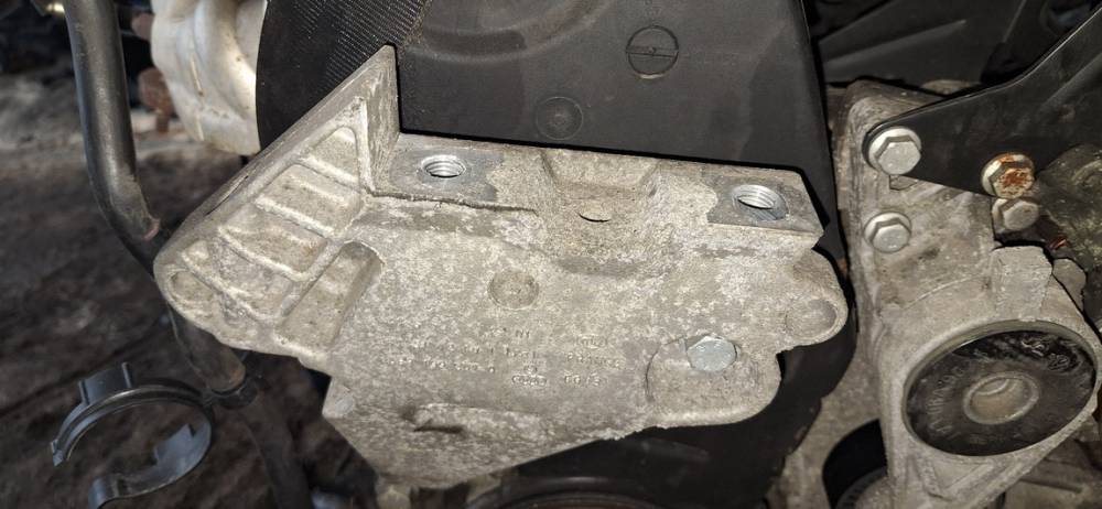 06F199207Q Volkswagen Golf 2007 Engine Mount Bracket and Gearbox Mount Bracket