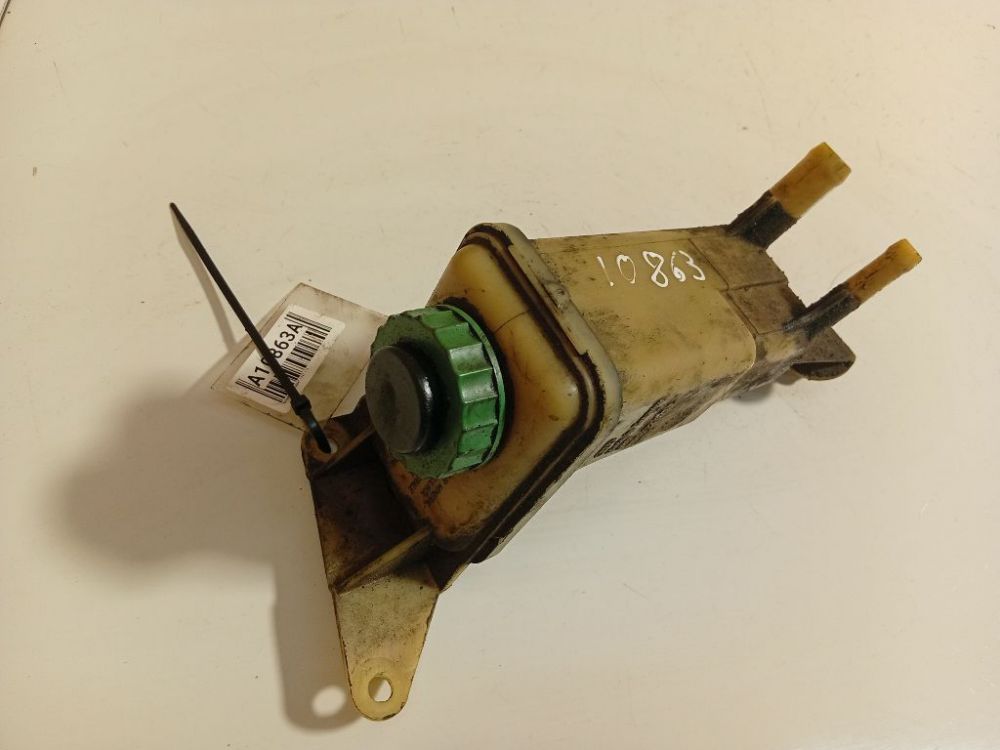 8D0422373C Volkswagen Passat 1997 Power Steering Pump Oil Reservoir Tank