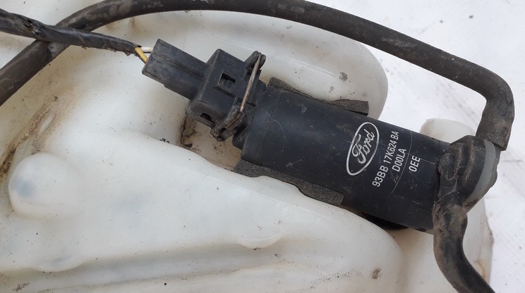 93BB17K624 Ford Focus 2000 Windshield Windscreen Washer Pump