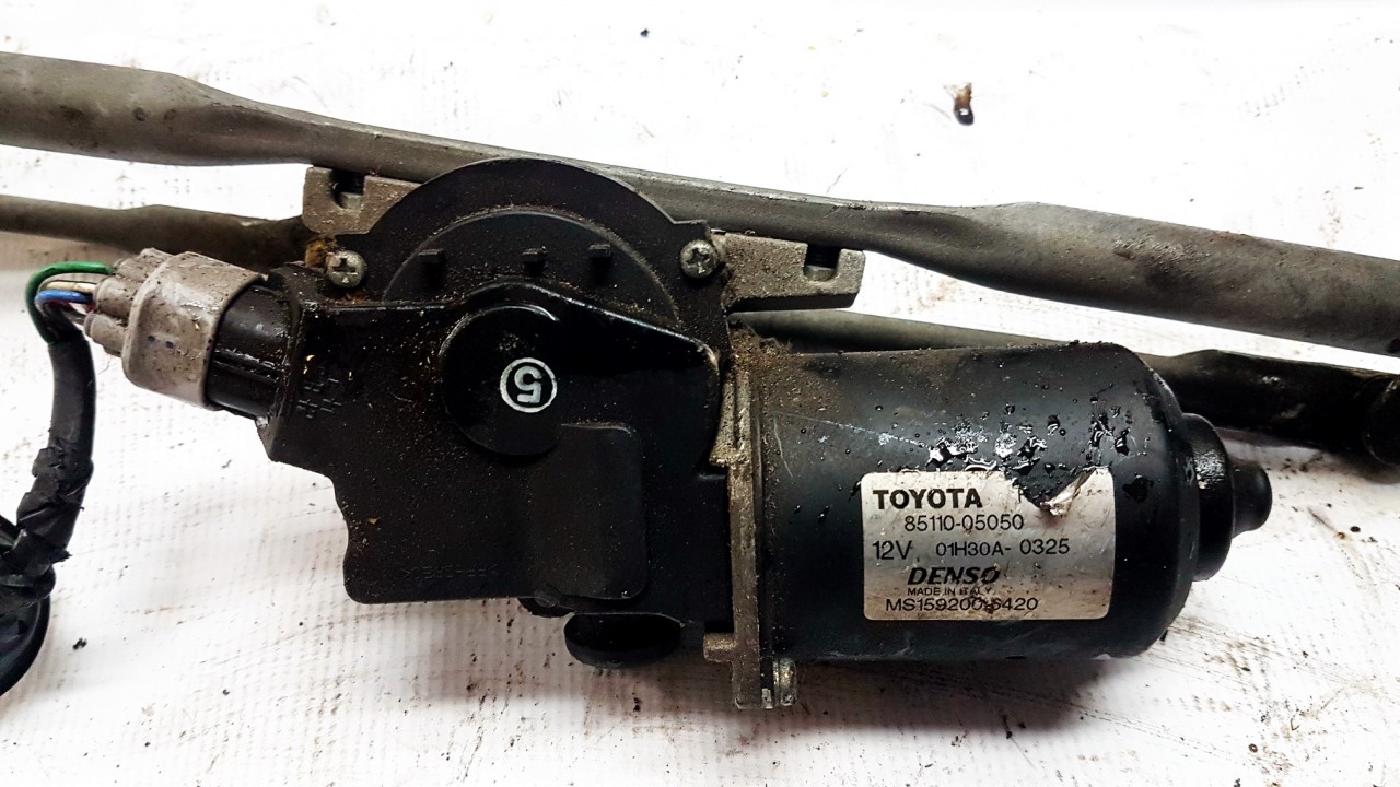 8511005050 Toyota Avensis 2005 windscreen front wiper motor - FRONT