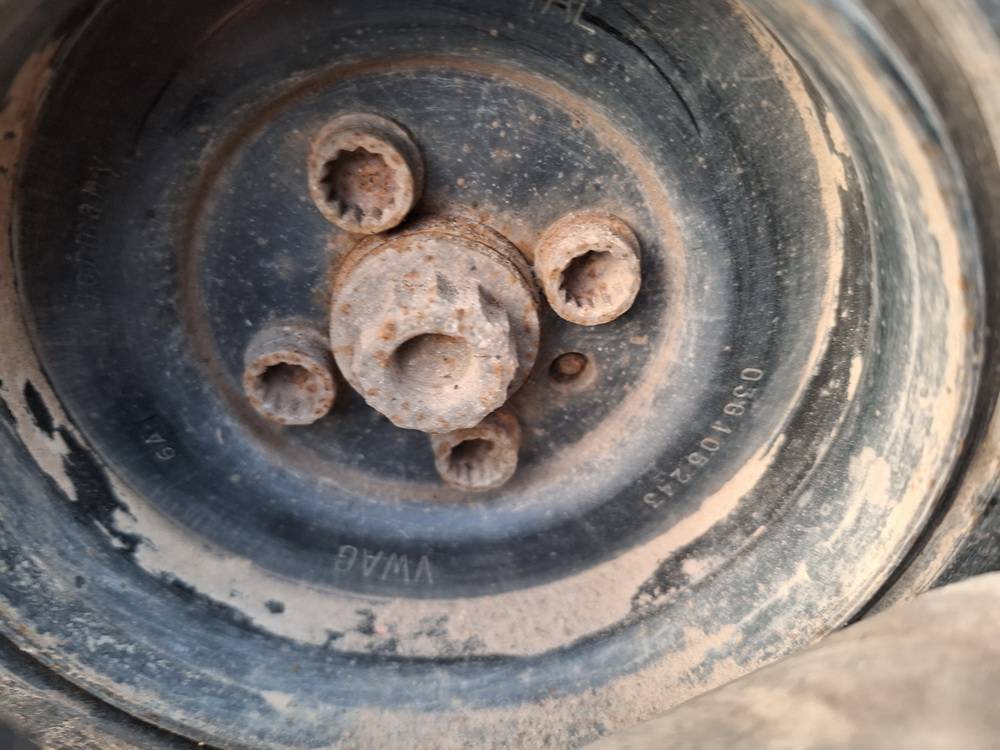 03G105243 Volkswagen Touran 2006 Alkuninio veleno dantratis (skyvas - skriemulys) - Thumbnail 3