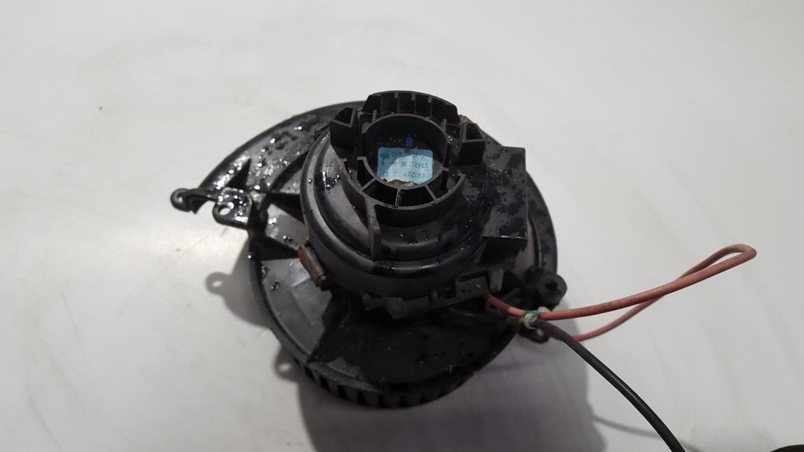 061227 Opel Astra 2005 Salono ventiliatorius