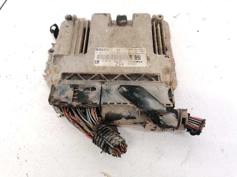 55556829 Opel Astra 2005 ECU Engine Computer (Engine Control Unit)