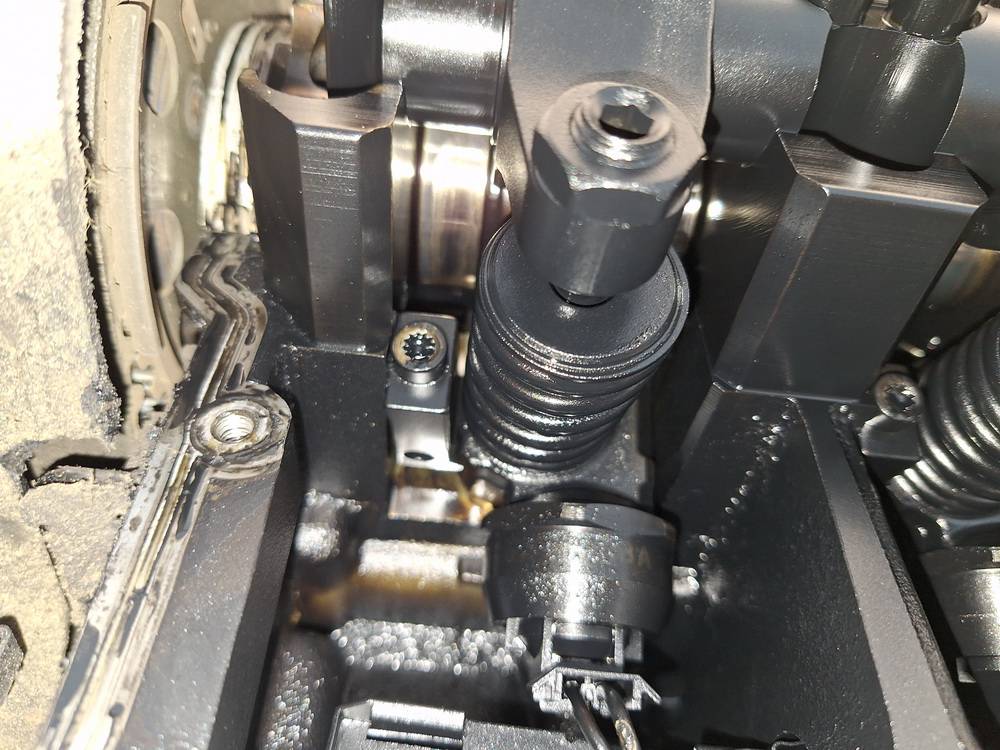 Volkswagen Touran 2006 Polttoainesuutin