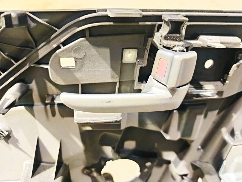 Mazda 5 2008 Iekšējais atvēršanas rokturītis - PRIEKŠA PA LABI - Thumbnail 2