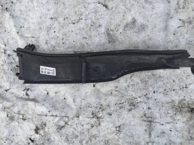 64316925974 BMW 3-Series 2005 Listwa osłonowa wycieraczki - PRZEDNIE