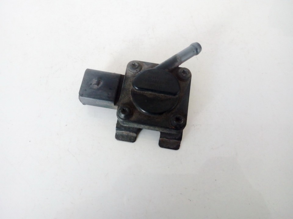 1362778921903 BMW 3-Series 2007 DPF slegio daviklis