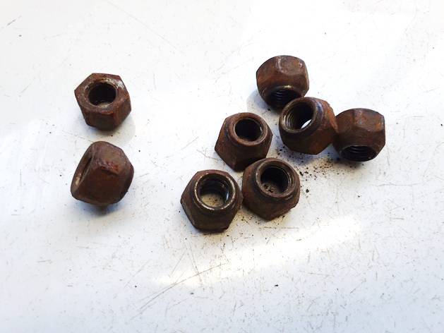 Kia Ceed 2009 Riteņu skrūvju komplekts