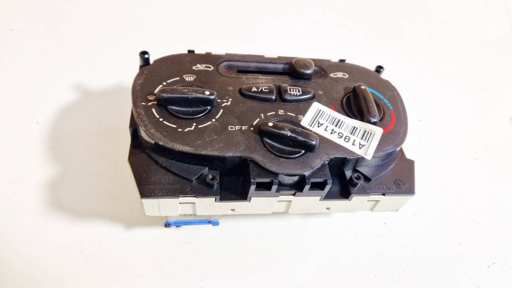 85858 Peugeot 206 2001 Блок управления климатической установкой