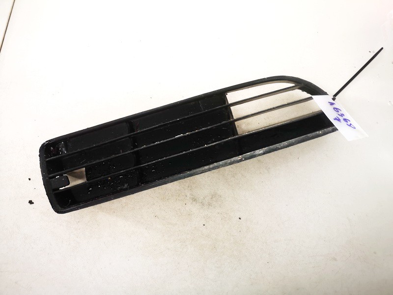 8D0807346G Audi A4 1996 Bumper Grille - FRONT RIGHT