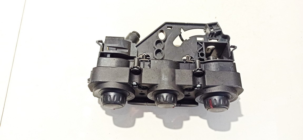 74730900 used Climate Control Panel (heater control switches