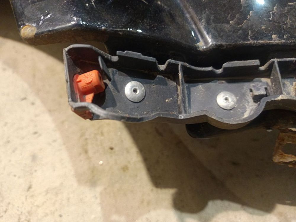 24460284 Opel Astra 2006 Бампер крепления передний правый - Thumbnail 2