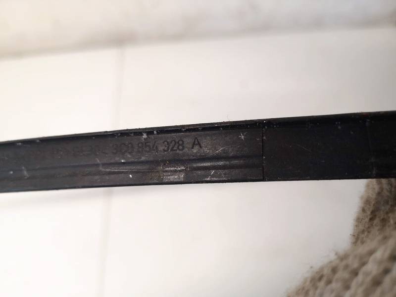 3C0854328A Volkswagen Passat 2006 Glass trim tape - FRONT - Thumbnail 3