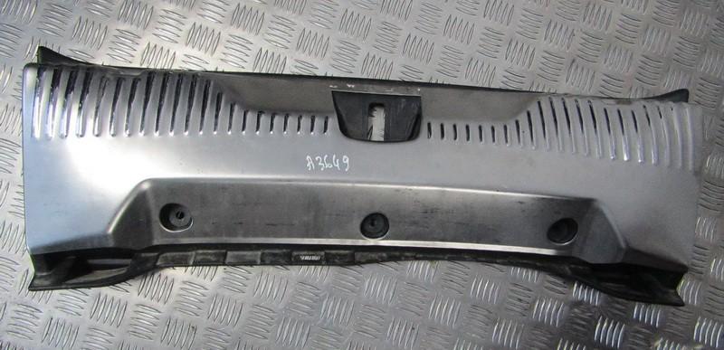 8X2354406A64AD Jaguar XF 2012 Bagāžnieka iekšējā apdare pie slēdzenes