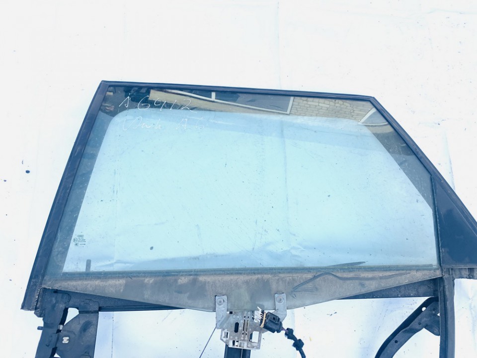 Audi A6 2004 Duru stiklas G.K.