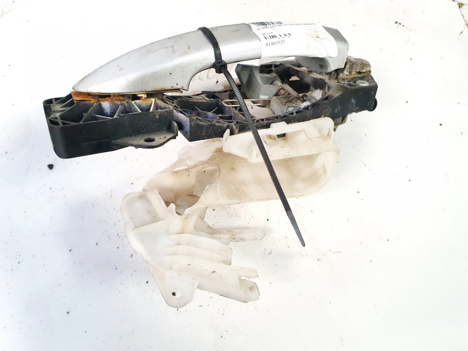 3C0837867B Volkswagen Passat 2006 Durvju ārējā roktura - PRIEKŠA PA KREISI