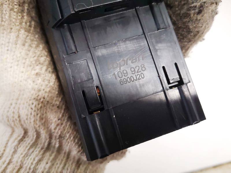 109928 Volkswagen Passat 1999 Jungiklis sviesu ijungimo - Thumbnail 3