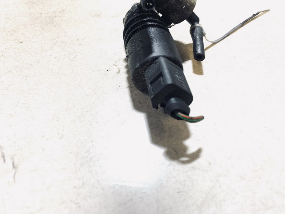 Audi A3 1997 BOMBA LIMPIA, BOMBA DEL LÍQUIDO LIMPIAPARABRISAS LUNA DELANTERA - Thumbnail 3