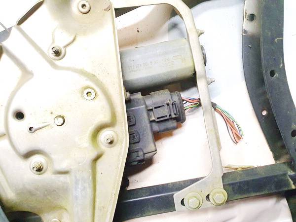 0130821785 Audi A6 2004 Duru lango pakelejo varikliukas G.D.