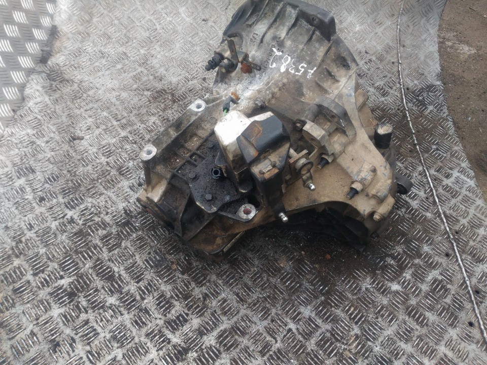 XS4R7F096CB Ford Focus 2001 Gearbox - Thumbnail 2