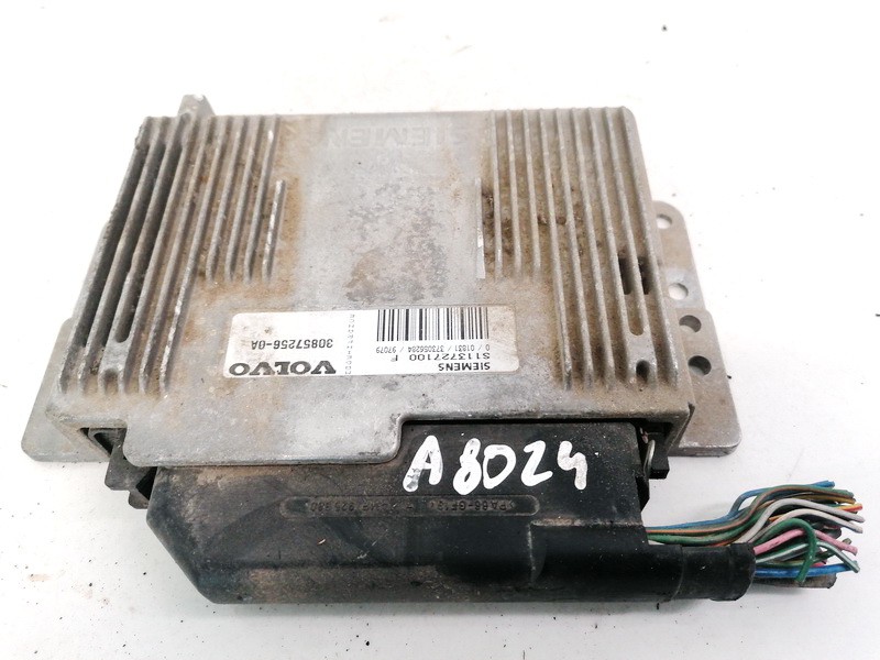30857256 Volvo V40 1997 CALCULATEUR MOTEUR
