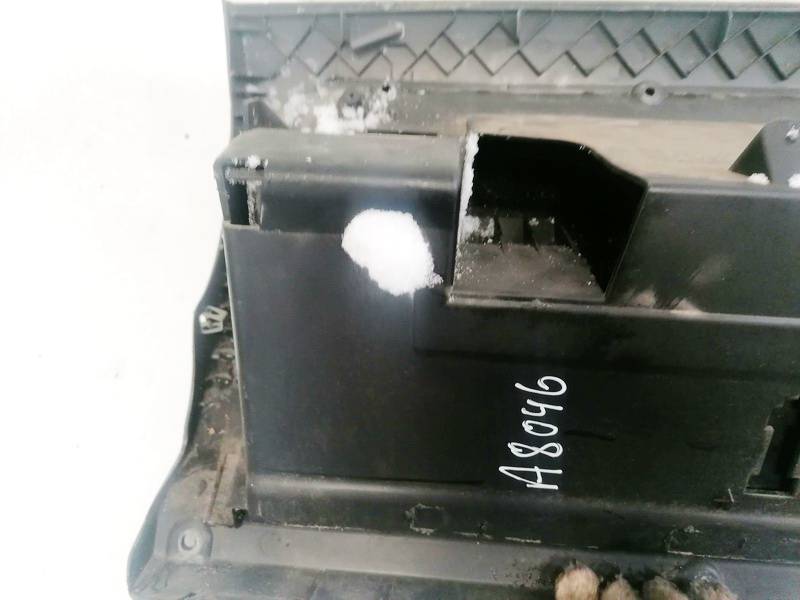 1K1857290 Volkswagen Golf 2004 Mantu glabāšanas nodalījums - Thumbnail 2