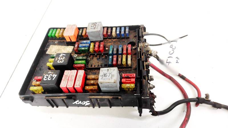 1K0937124K Volkswagen Golf 2005 Fuse box